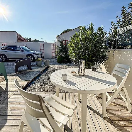 Galets Blancs, 10 Min Du Port, 2 Parkings La Rochelle (Charente-Maritime)